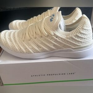 NIB APL TechLoom Wave Women's 7.5 Ivory Cream Running Sneakers Slip-On